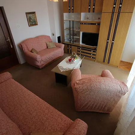 Dusko Apartment *